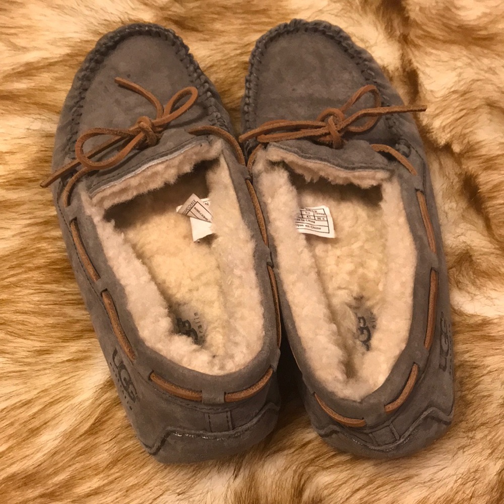 🍂UGG Slippers🍂 - Picture 3 of 5